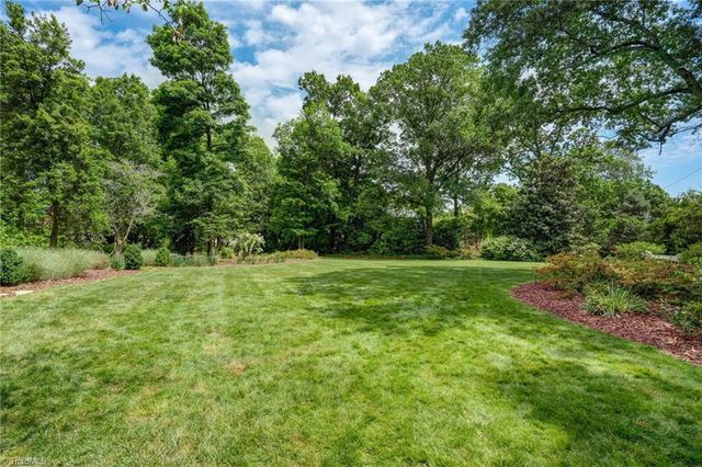 2601 W Market Street, Greensboro, NC 27403