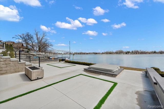 13459 Haddon Street, Fenton, MI 48430