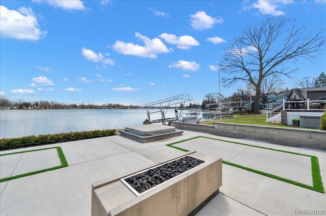 13459 Haddon Street, Fenton, MI 48430