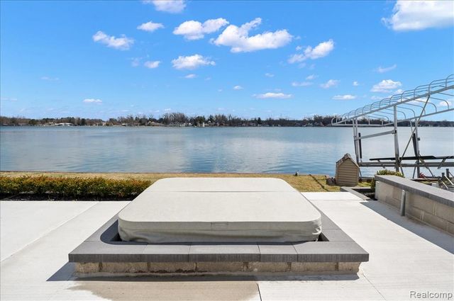 13459 Haddon Street, Fenton, MI 48430