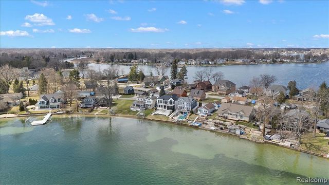 13459 Haddon Street, Fenton, MI 48430