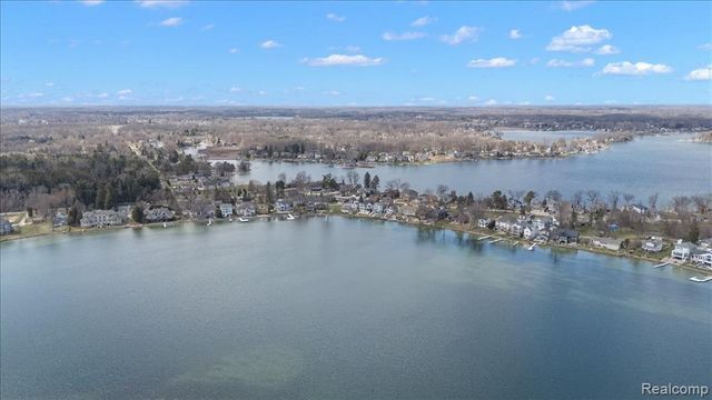 13459 Haddon Street, Fenton, MI 48430