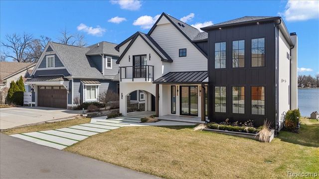 13459 Haddon Street, Fenton, MI 48430