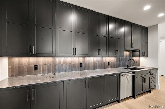 13459 Haddon Street, Fenton, MI 48430