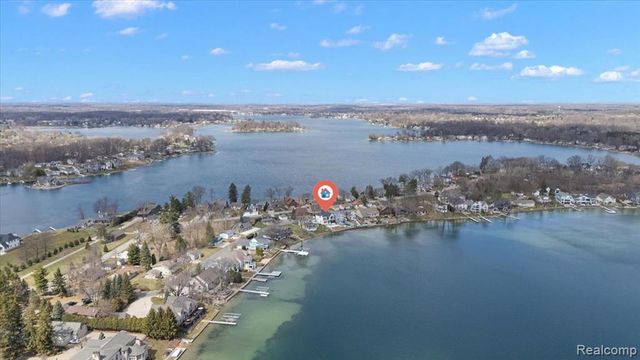 13459 Haddon Street, Fenton, MI 48430