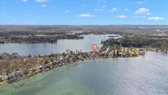 13459 Haddon Street, Fenton, MI 48430