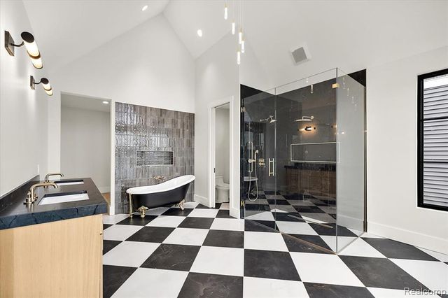 13459 Haddon Street, Fenton, MI 48430