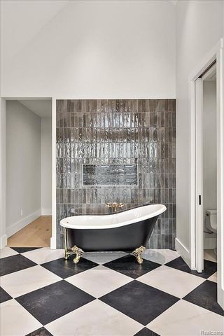 13459 Haddon Street, Fenton, MI 48430