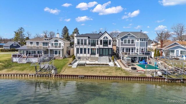 13459 Haddon Street, Fenton, MI 48430