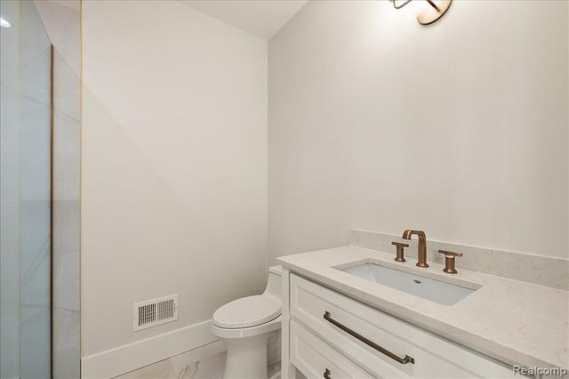 13459 Haddon Street, Fenton, MI 48430