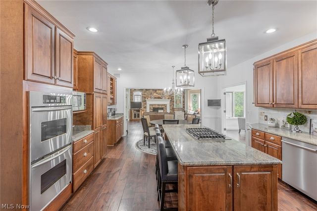 74 Oak Tree, Canfield, OH 44406