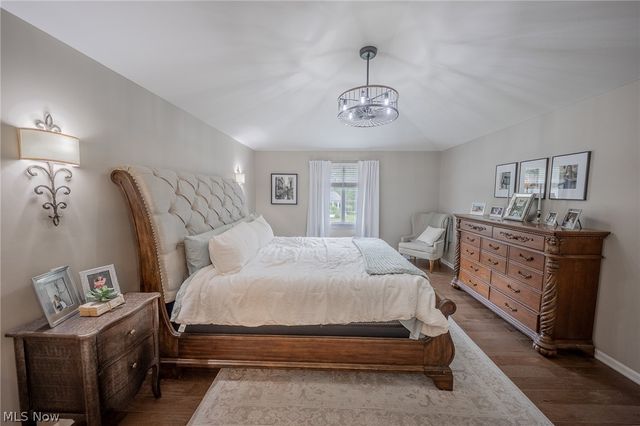 74 Oak Tree, Canfield, OH 44406