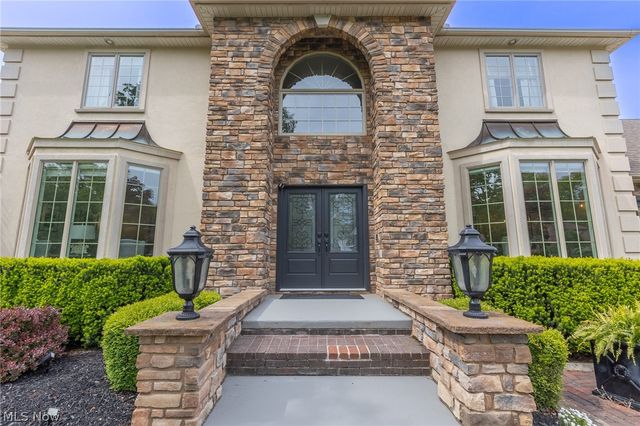 74 Oak Tree, Canfield, OH 44406
