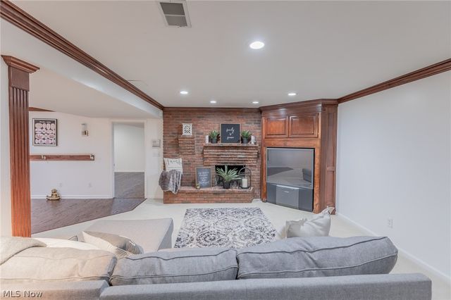 74 Oak Tree, Canfield, OH 44406