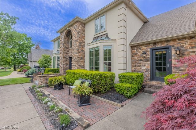 74 Oak Tree, Canfield, OH 44406