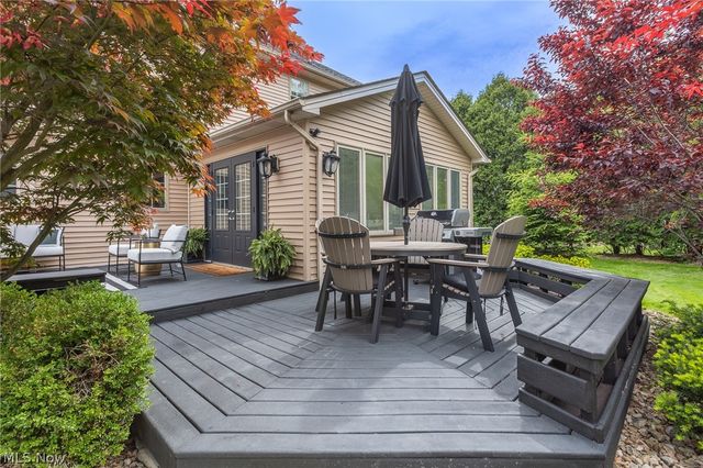 74 Oak Tree, Canfield, OH 44406