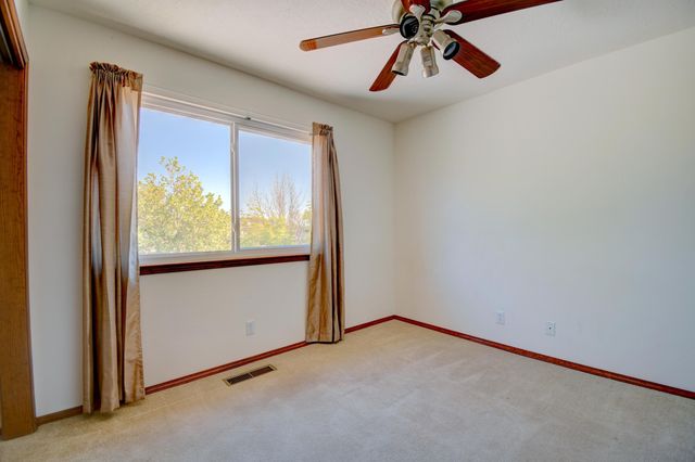 2524 Manzano Loop NE, Rio Rancho, NM 87144