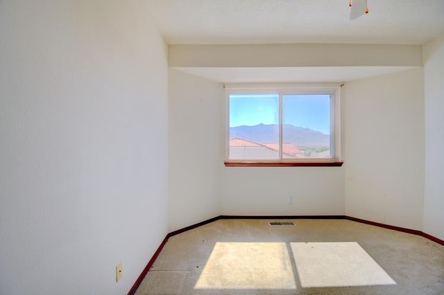 2524 Manzano Loop NE, Rio Rancho, NM 87144