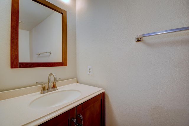 2524 Manzano Loop NE, Rio Rancho, NM 87144