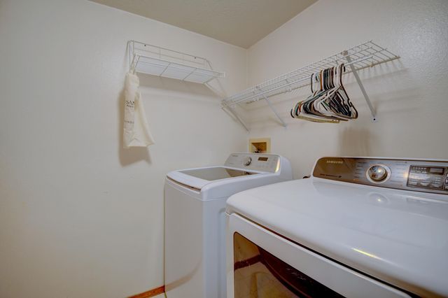 2524 Manzano Loop NE, Rio Rancho, NM 87144