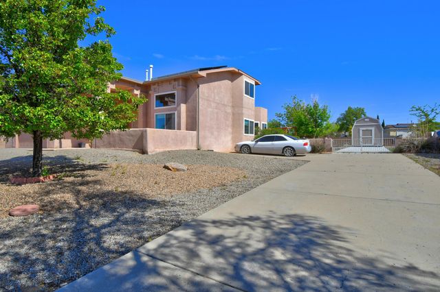 2524 Manzano Loop NE, Rio Rancho, NM 87144