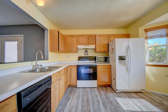 2524 Manzano Loop NE, Rio Rancho, NM 87144