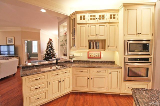 1512 Victoria Green Boulevard, Evansville, IN 47715