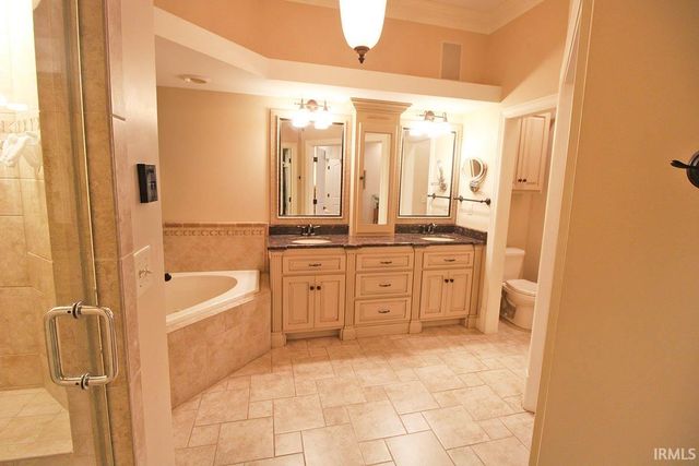 1512 Victoria Green Boulevard, Evansville, IN 47715