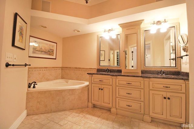 1512 Victoria Green Boulevard, Evansville, IN 47715