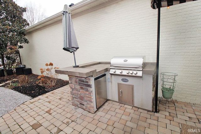 1512 Victoria Green Boulevard, Evansville, IN 47715