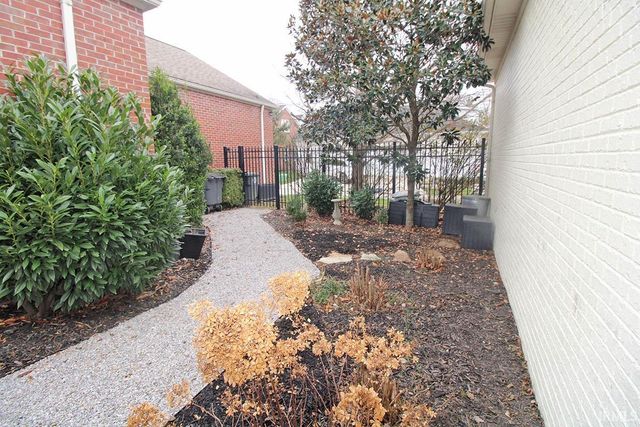 1512 Victoria Green Boulevard, Evansville, IN 47715