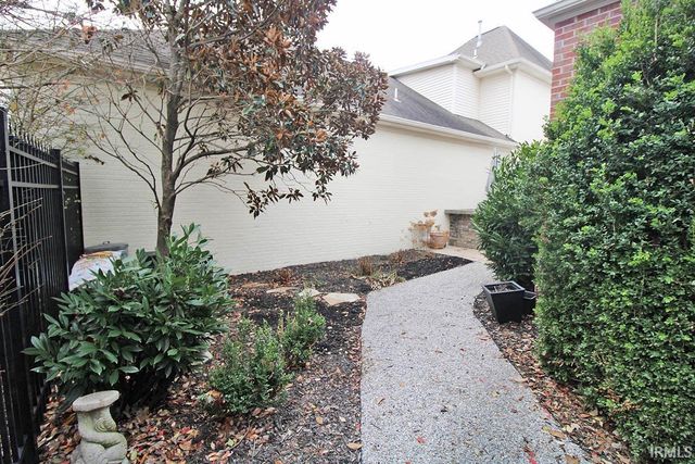 1512 Victoria Green Boulevard, Evansville, IN 47715