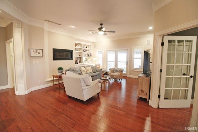 1512 Victoria Green Boulevard, Evansville, IN 47715