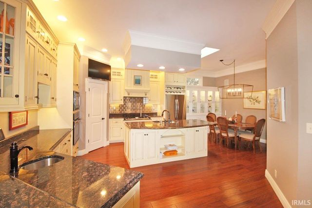 1512 Victoria Green Boulevard, Evansville, IN 47715