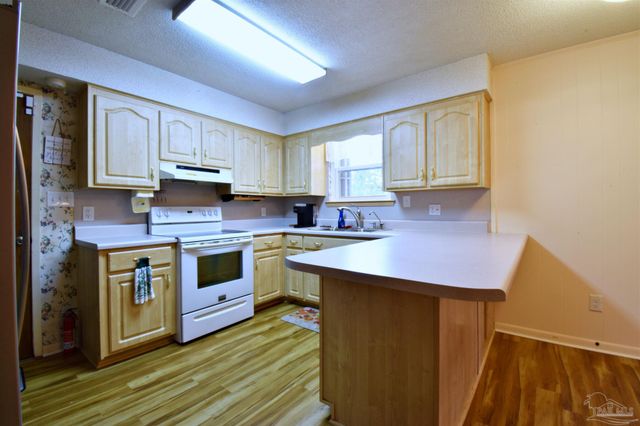 7016 Esther St, Pensacola, FL 32506