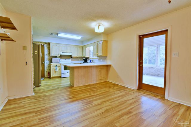 7016 Esther St, Pensacola, FL 32506