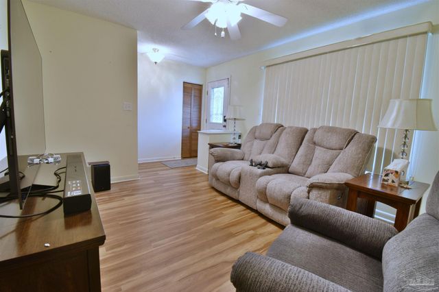 7016 Esther St, Pensacola, FL 32506