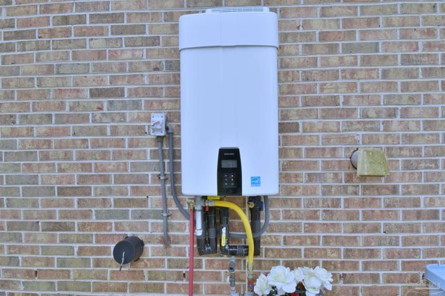 7016 Esther St, Pensacola, FL 32506