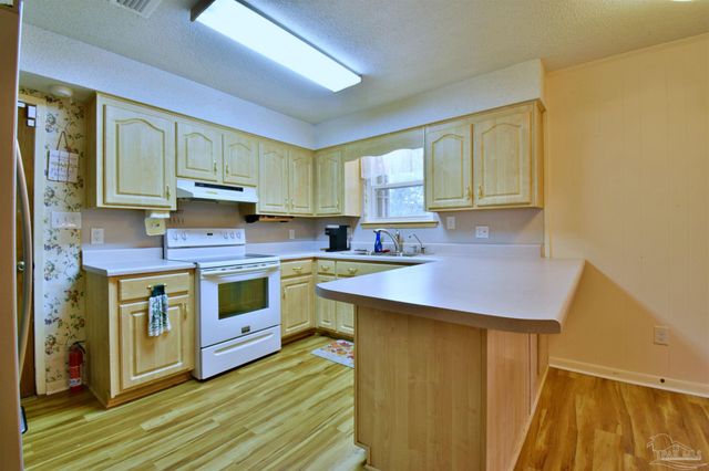 7016 Esther St, Pensacola, FL 32506