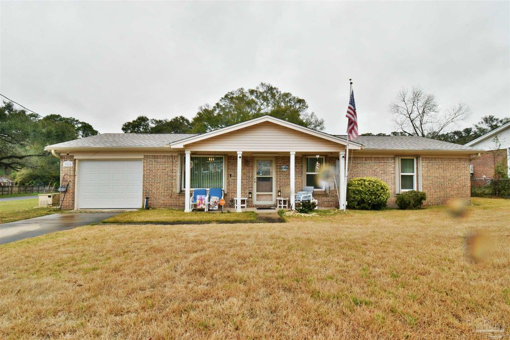 7016 Esther St, Pensacola, FL 32506