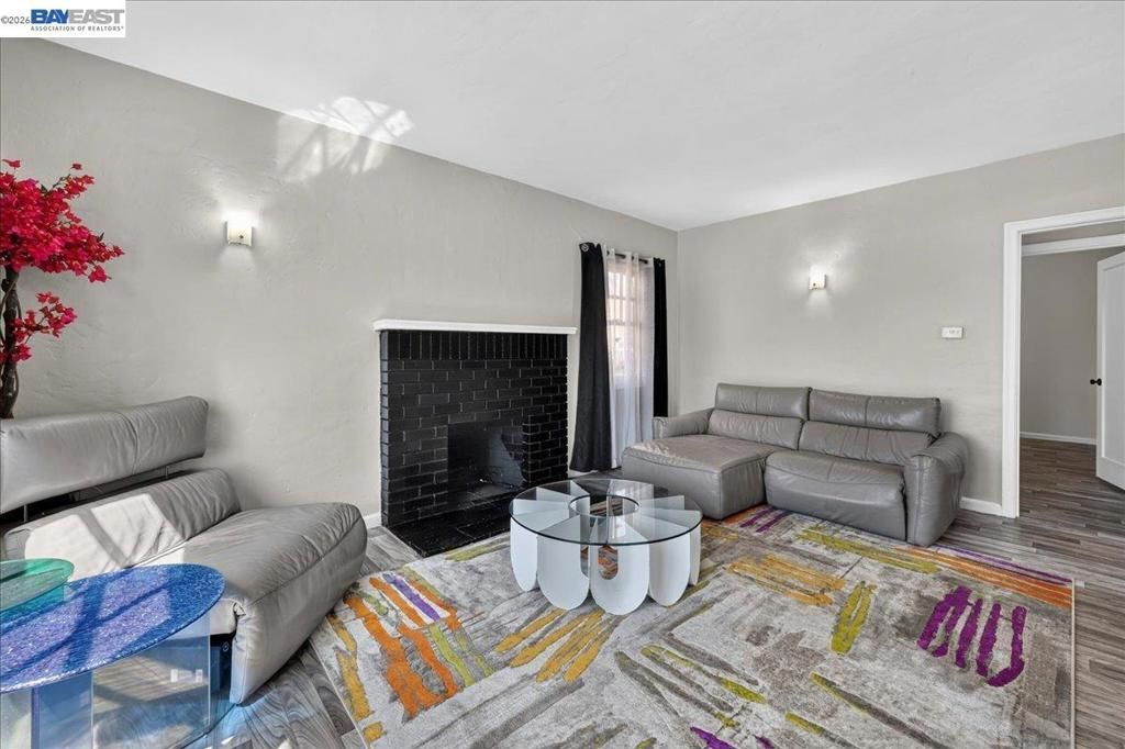 Image 13 of property listing at 1163 85Th Ave, Oakland, CA 94621