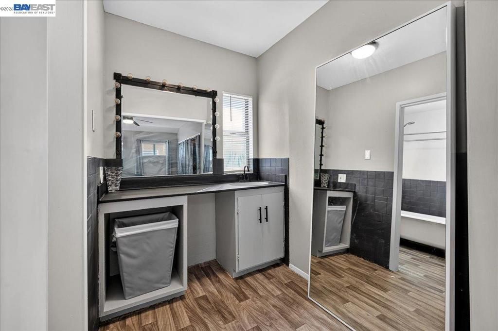 Image 38 of property listing at 1163 85Th Ave, Oakland, CA 94621