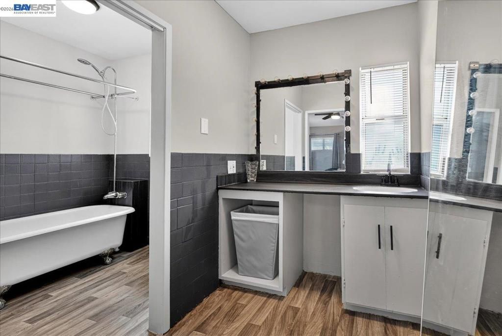 Image 41 of property listing at 1163 85Th Ave, Oakland, CA 94621
