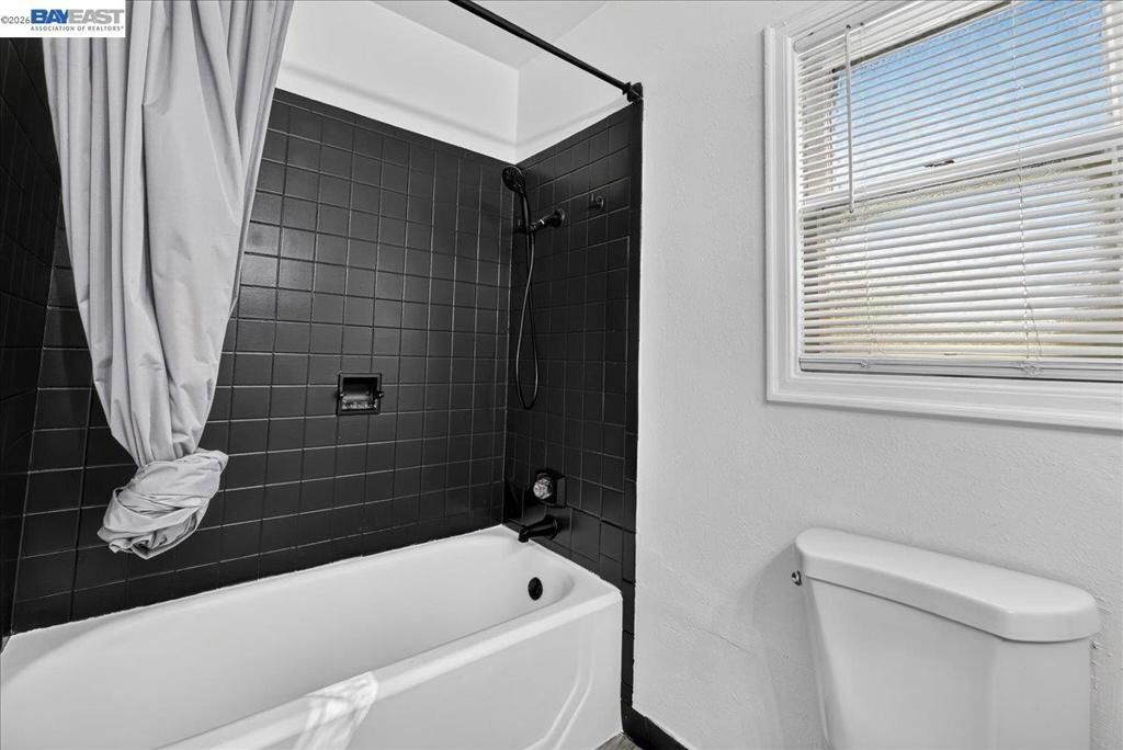 Image 43 of property listing at 1163 85Th Ave, Oakland, CA 94621