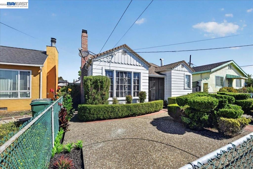 Image 5 of property listing at 1163 85Th Ave, Oakland, CA 94621