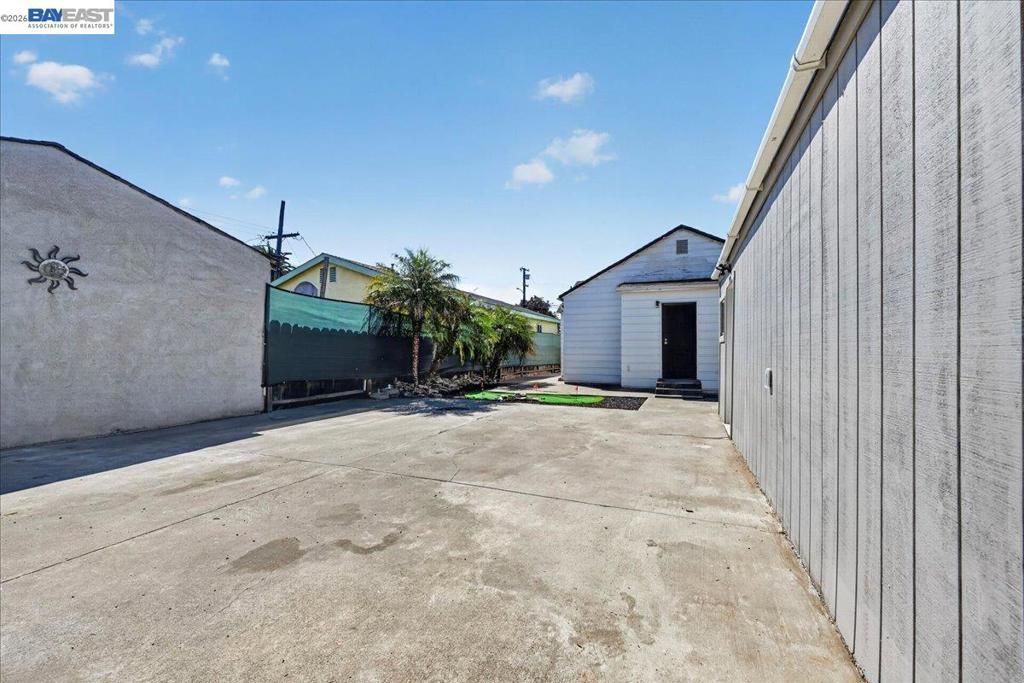 Image 52 of property listing at 1163 85Th Ave, Oakland, CA 94621