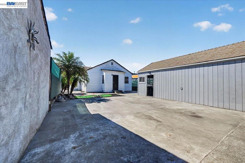 Image 53 of property listing at 1163 85Th Ave, Oakland, CA 94621
