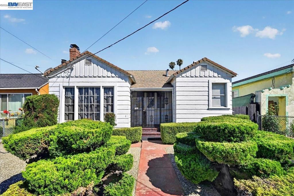 Image 7 of property listing at 1163 85Th Ave, Oakland, CA 94621