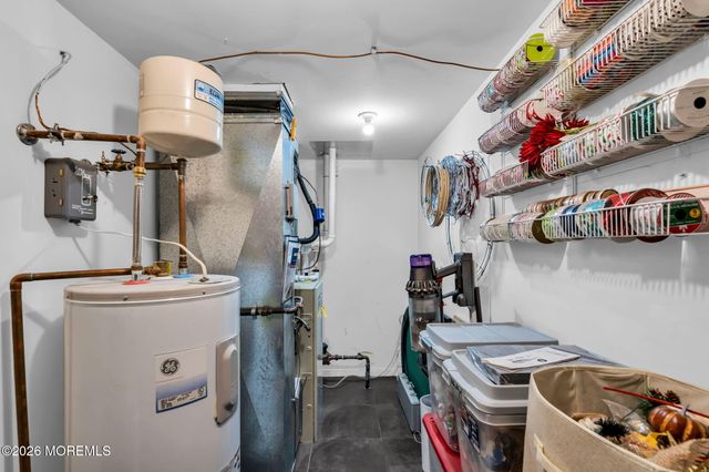 392 Begonia Court 3902, Toms River, NJ 08753