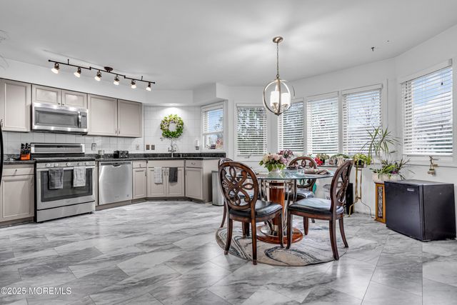 392 Begonia Court 3902, Toms River, NJ 08753